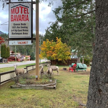 Motel Bavaria Radium Hot Springs Esterno foto