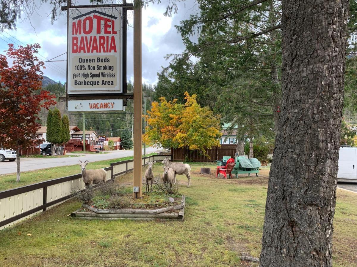 Motel Bavaria Radium Hot Springs Esterno foto