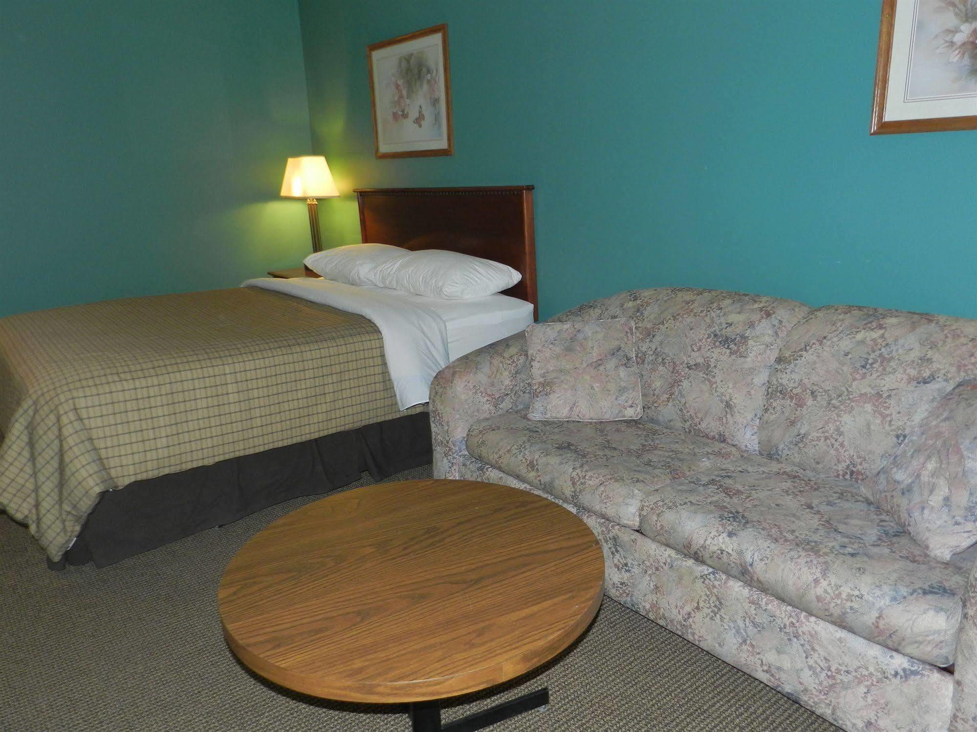 Motel Bavaria Radium Hot Springs Esterno foto