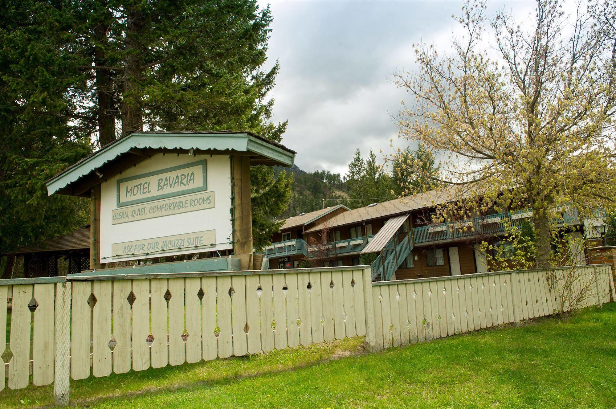 Motel Bavaria Radium Hot Springs Esterno foto